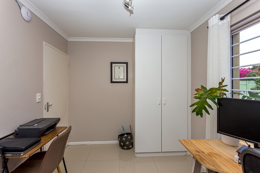 To Let 3 Bedroom Property for Rent in Sunningdale Western Cape